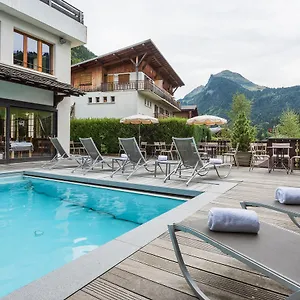 hotel-le-petit-dru.hotels-rhonealpes.com/